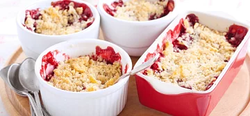 Lahodný low carb crumble s lesným ovocím